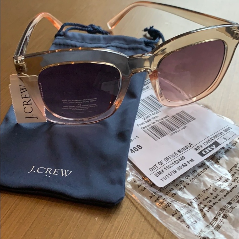 ⬇️$65 JCrew “out of office” oversized clear